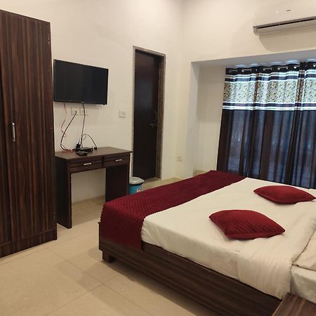 Central Hotel Khajurāho Esterno foto